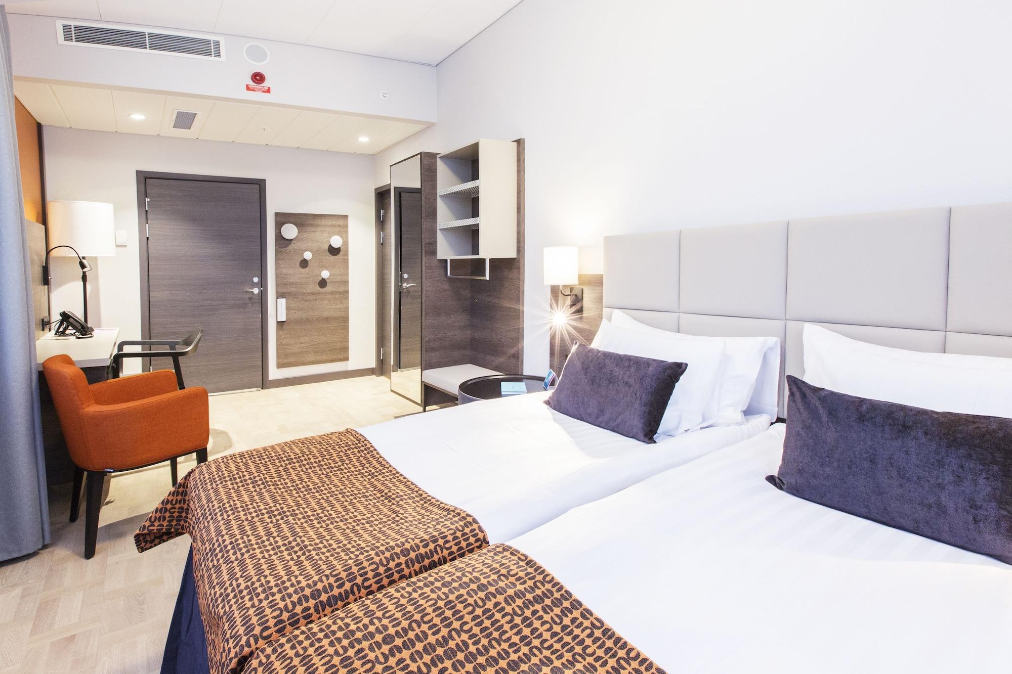 Quality Hotel Winn Haninge Bagian luar foto