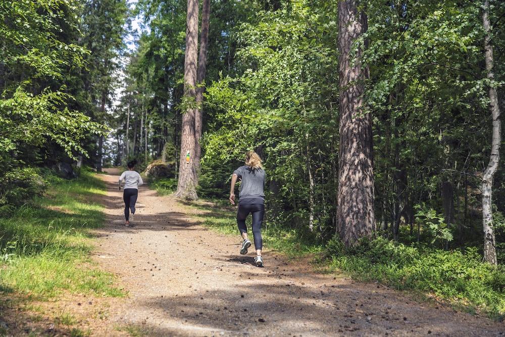 Quality Hotel Winn Haninge Bagian luar foto