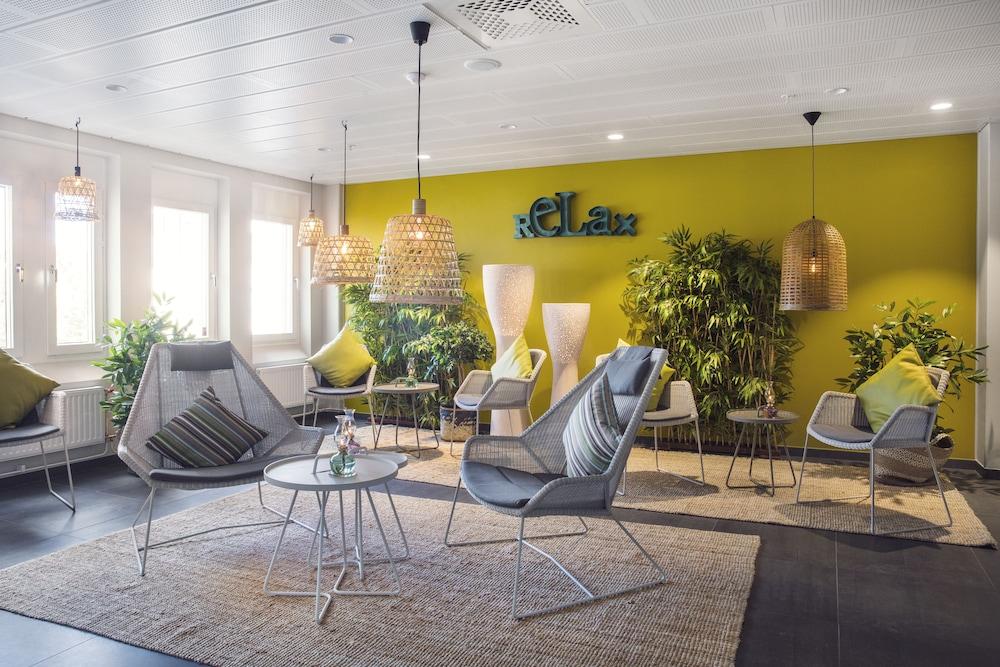 Quality Hotel Winn Haninge Bagian luar foto