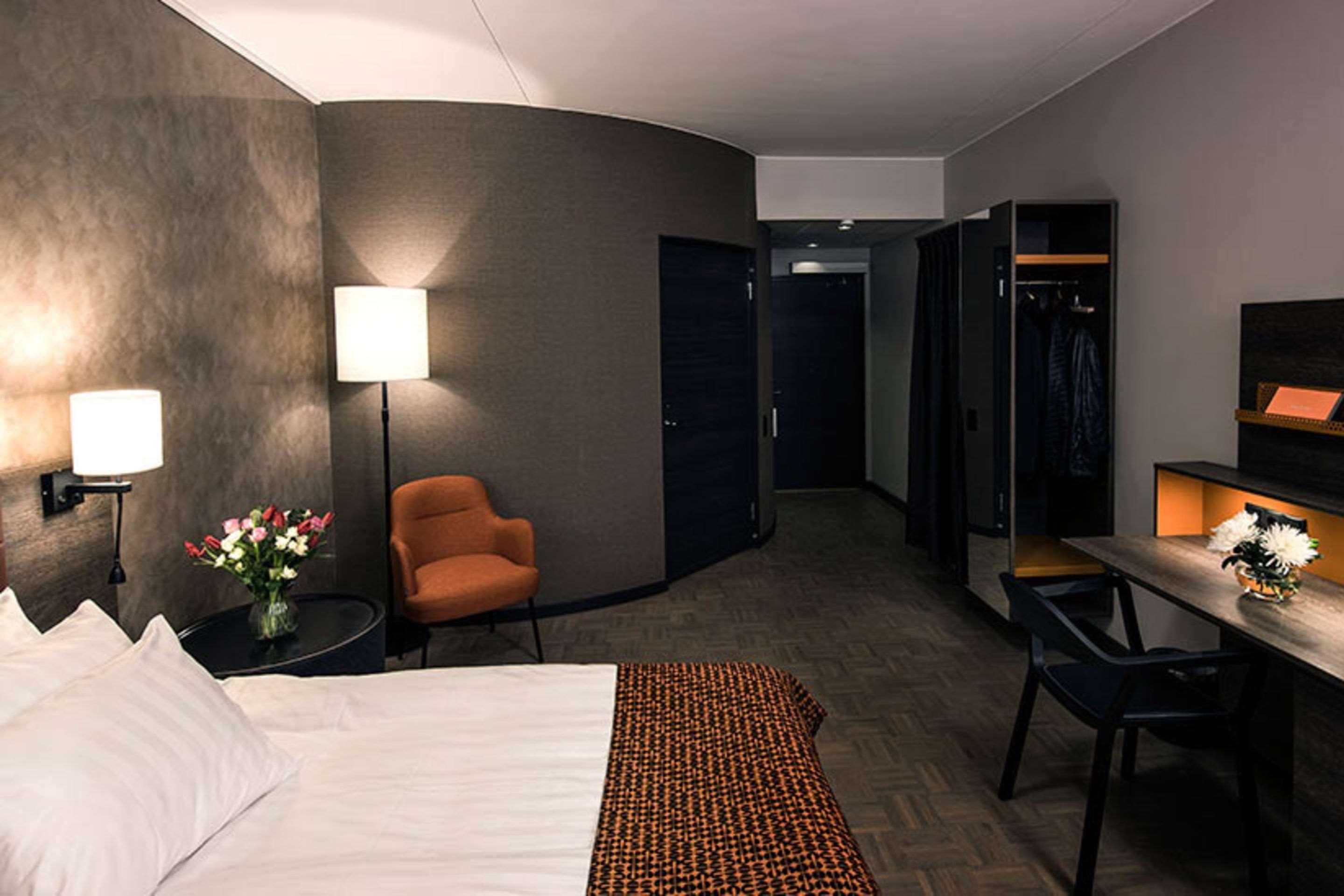 Quality Hotel Winn Haninge Bagian luar foto
