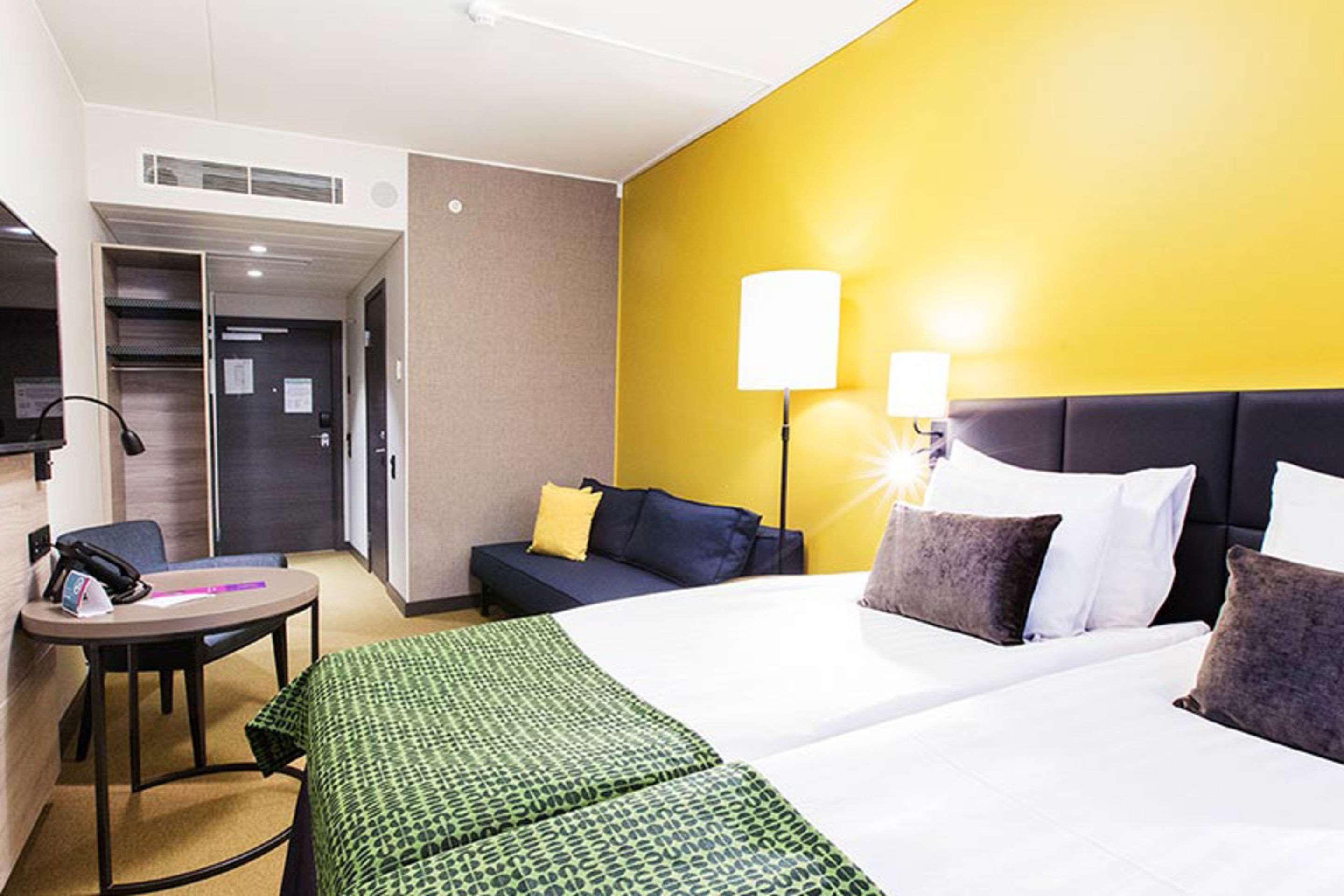 Quality Hotel Winn Haninge Bagian luar foto