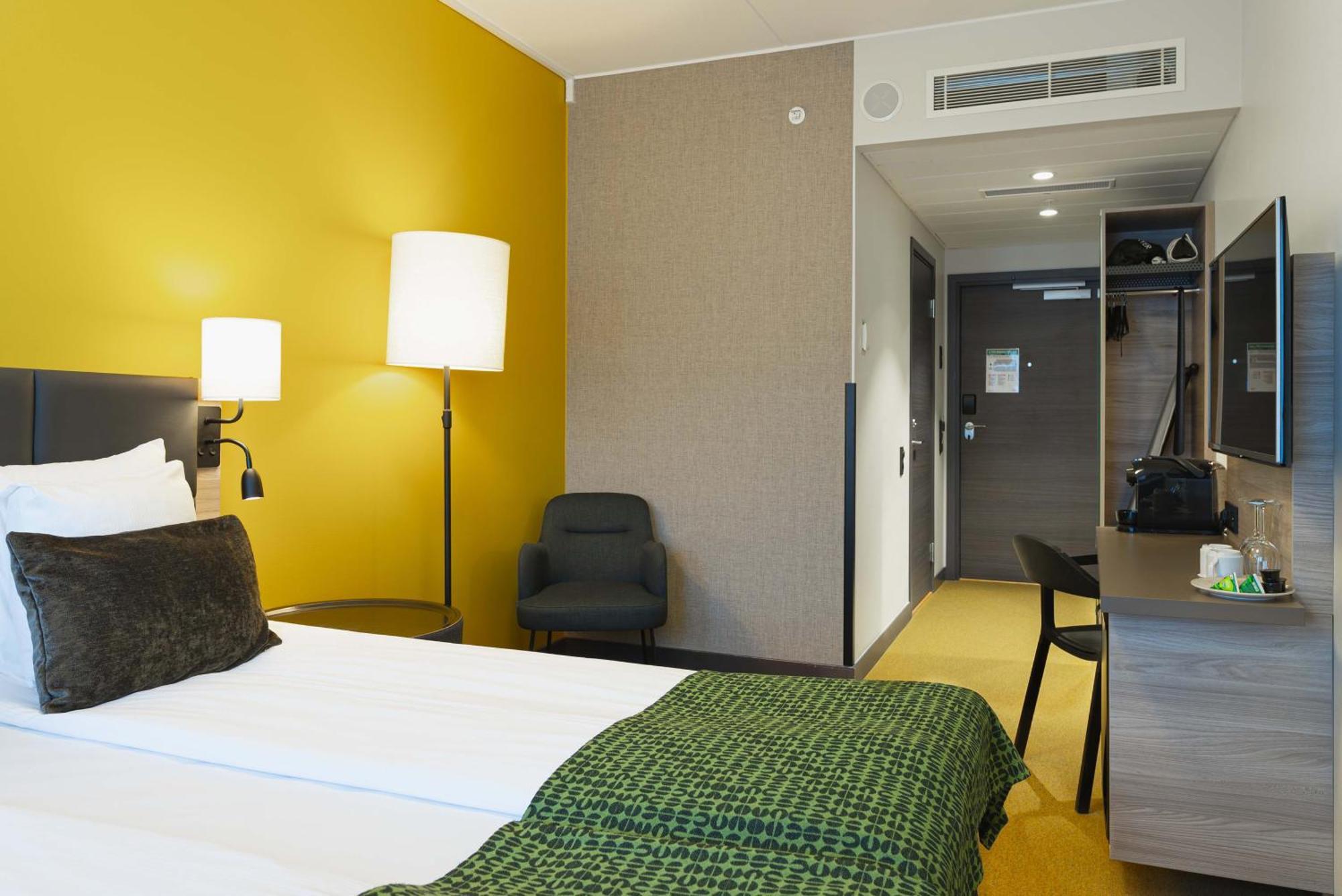 Quality Hotel Winn Haninge Bagian luar foto