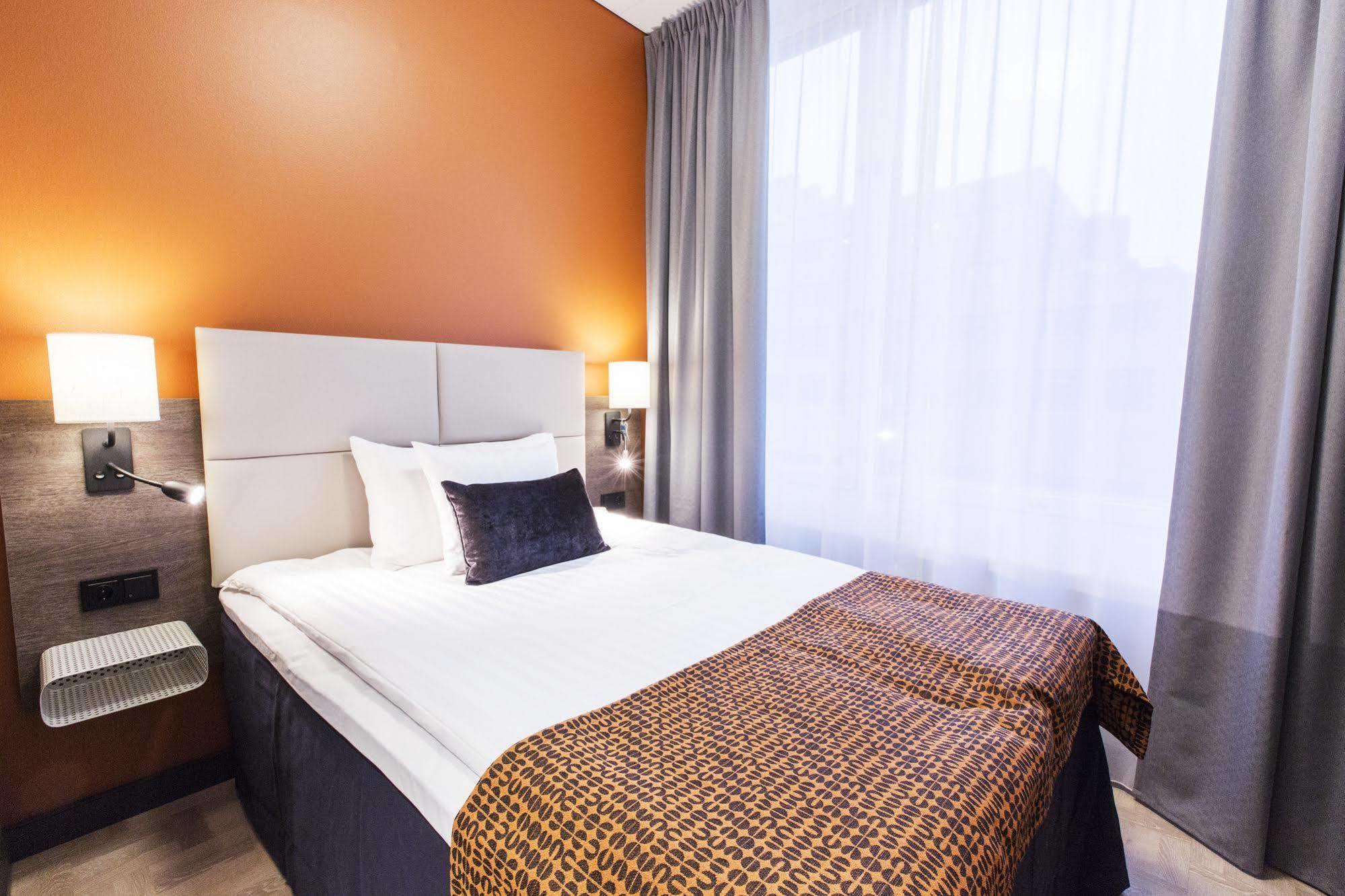 Quality Hotel Winn Haninge Bagian luar foto