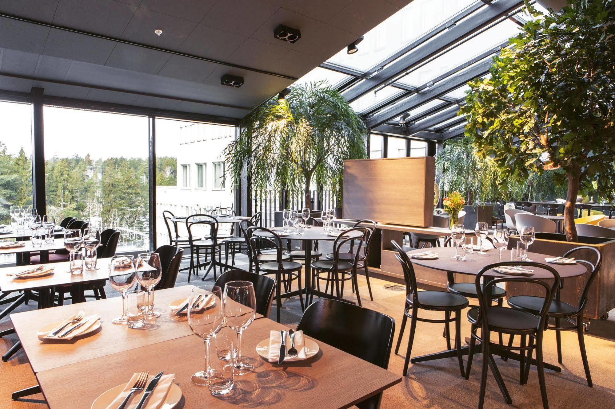 Quality Hotel Winn Haninge Bagian luar foto